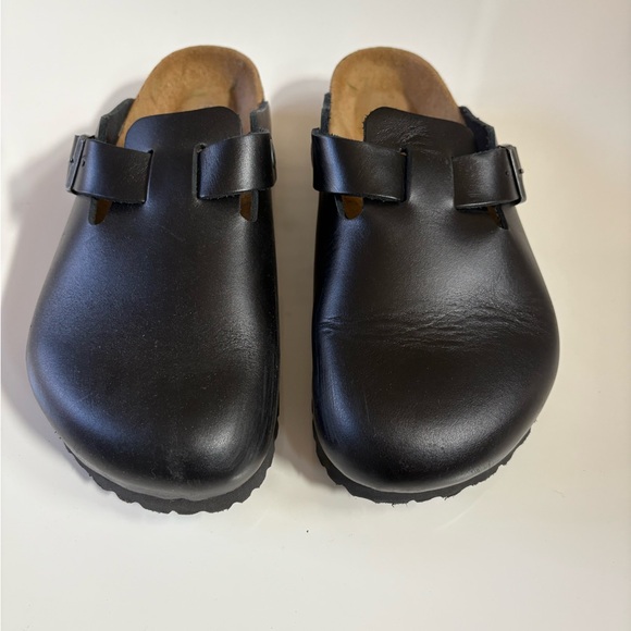 Birkenstock Boston Clogs in Black - Picture 4 of 8